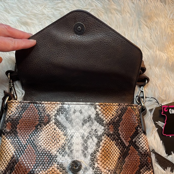 ⭐️M&F Western Angel Ranch Python Messenger Bag Brown - Picture 5 of 16
